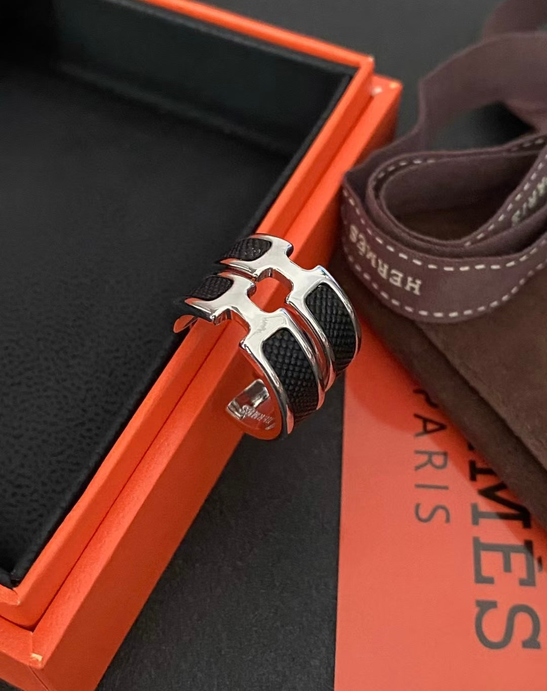 H Ring ( With Size Chart )