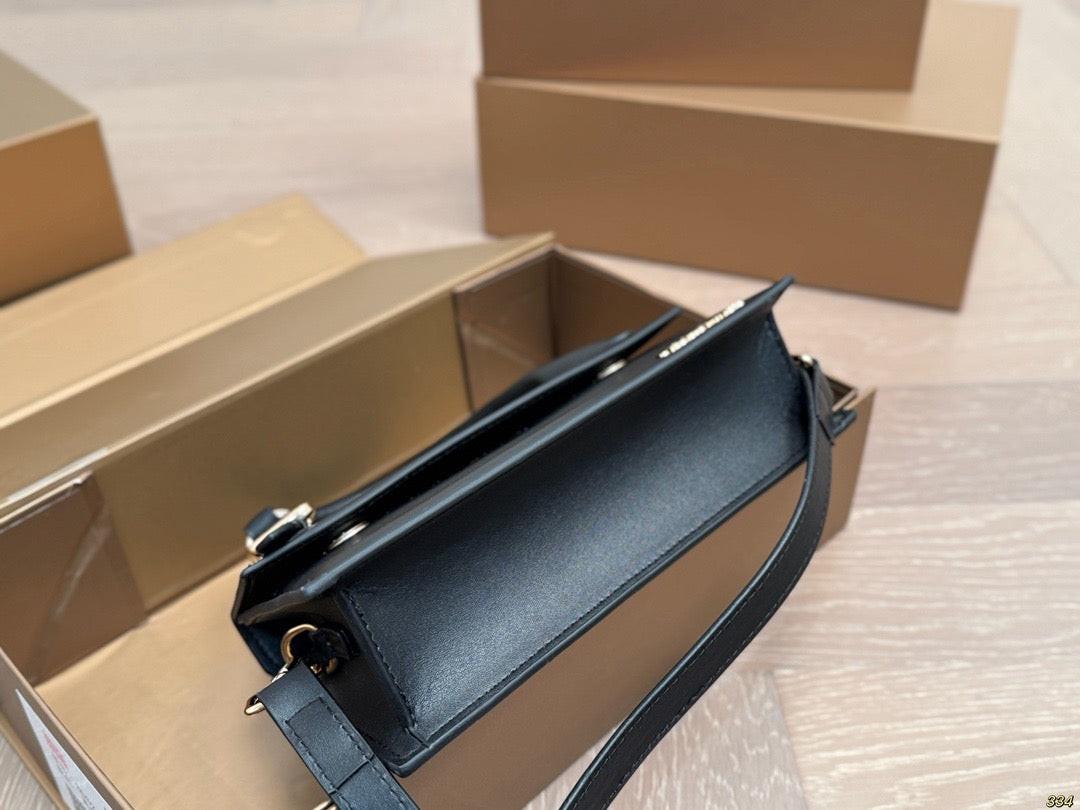 Jacq*emus CrossBody Bag ( Multi Colours )