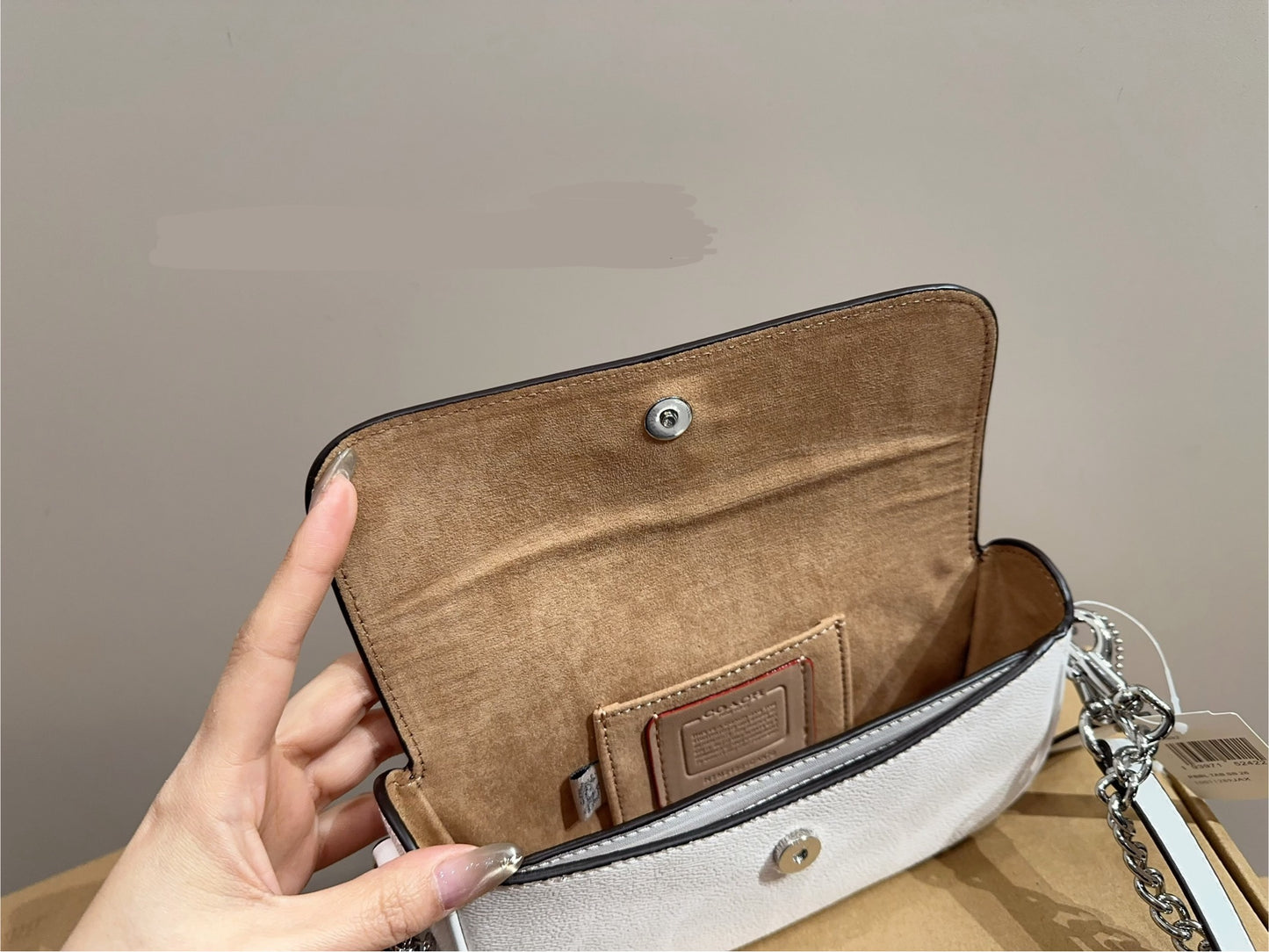 C*ach Cross Body Bag ( 4 Shades )