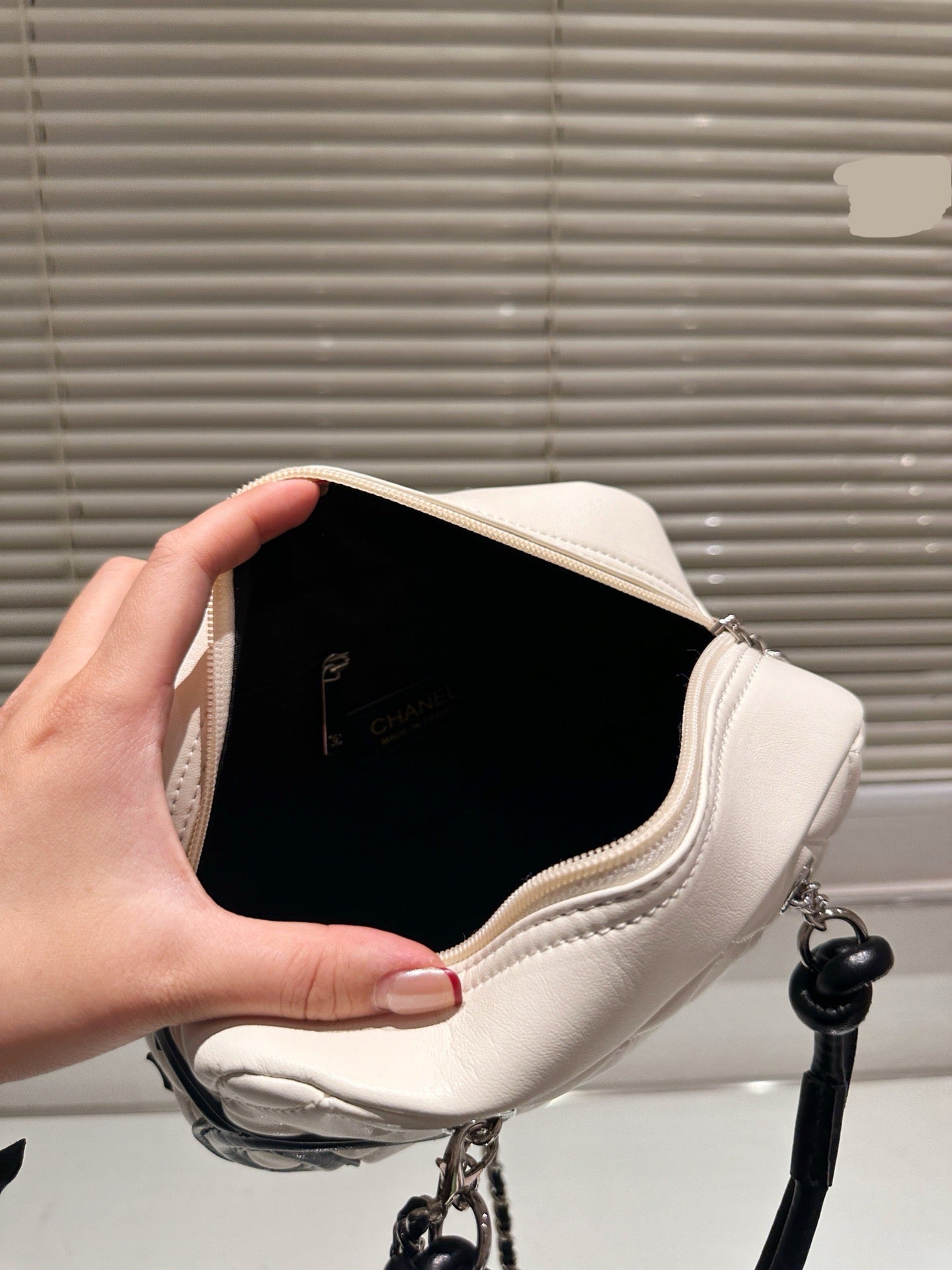 Cha*el Handbag ( 4 Colours )