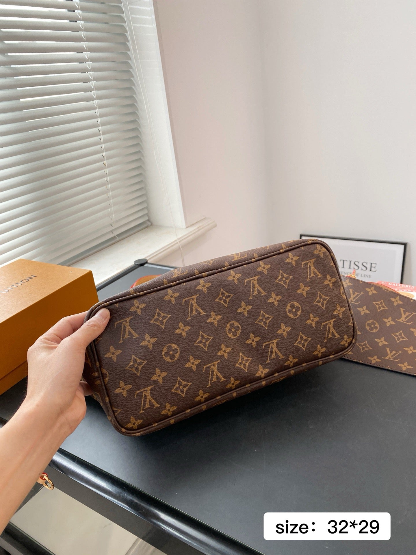 Lv Famous Never-full Bag