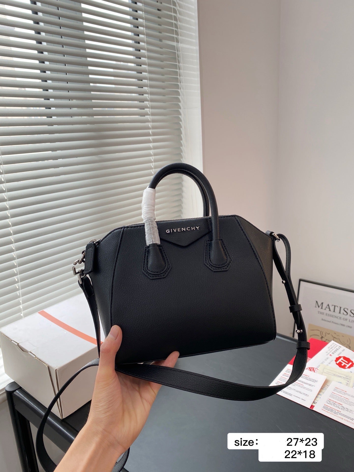 Giv*nchy Handbag ( 2 Sizes )