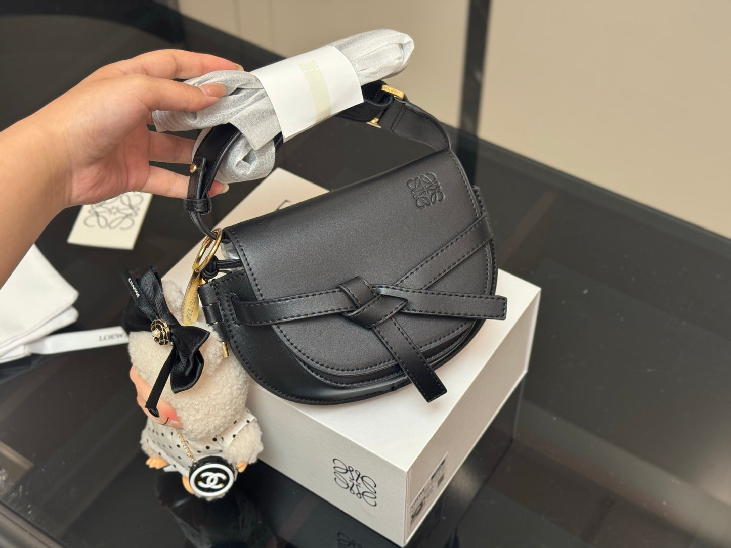 Lo*we Saddle Crossbody Bag ( 2 Colours )