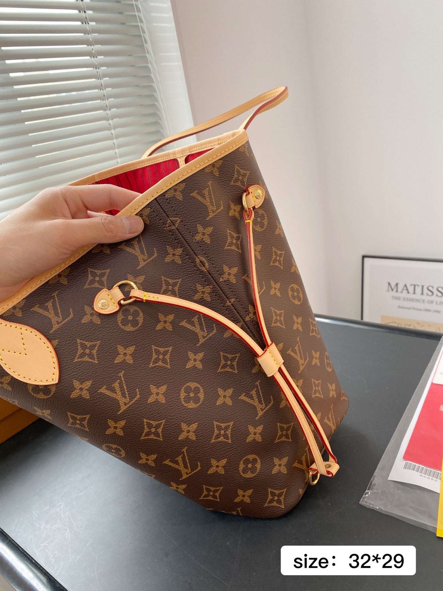 Lv Famous Never-full Bag