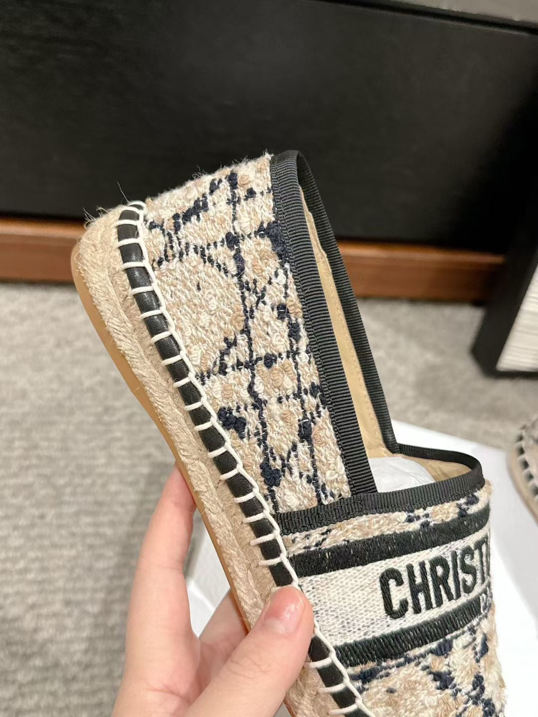 Di*r Embroidery Pumps ( 3 Colours )