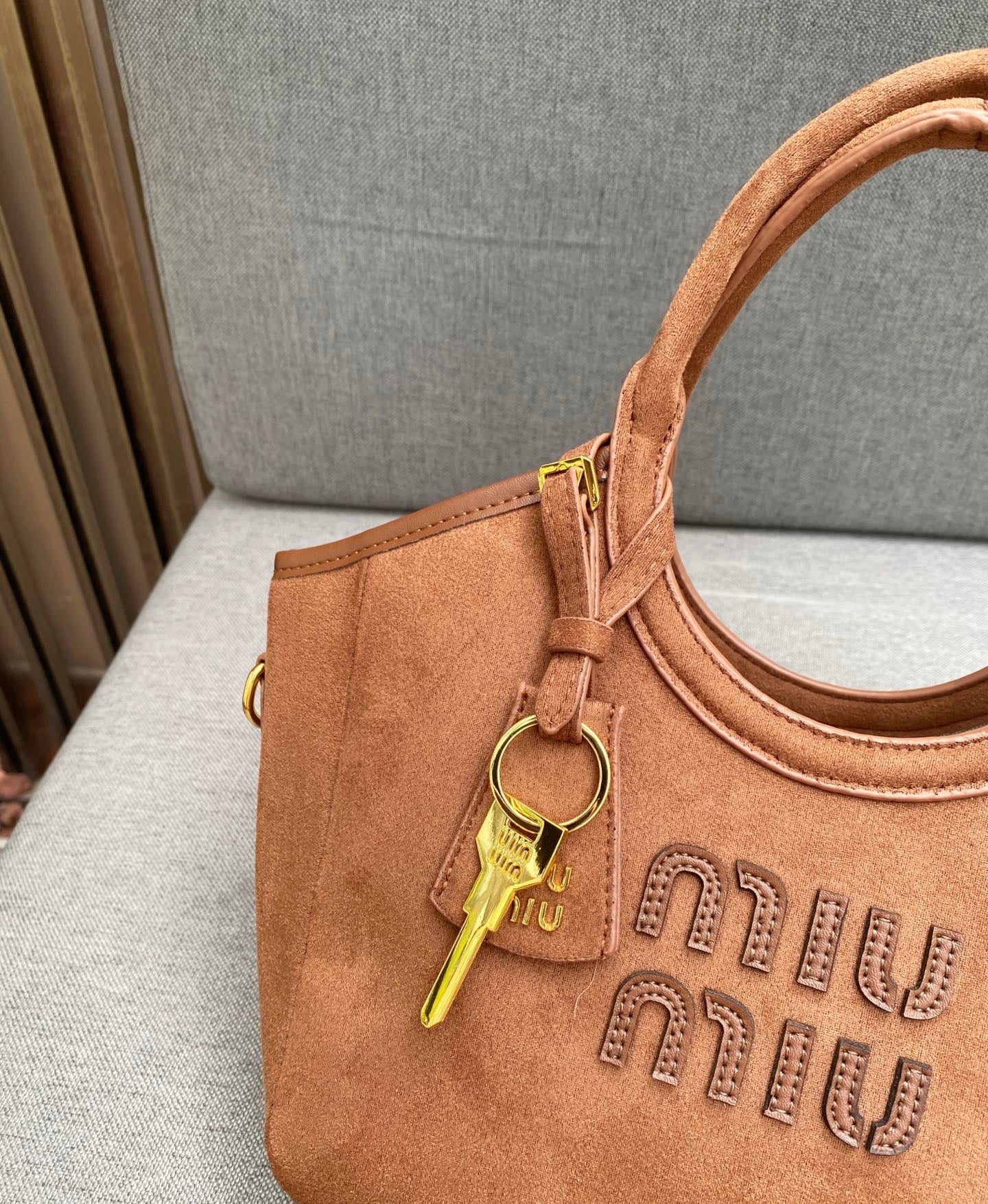 Miu Miu Tote Bag ( 3 Colours )
